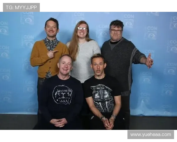 伊利亚·伍德：那个眼神，点亮了霍比特人的世界，也照亮了我们心中不灭的光